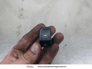 O207591 Gebruikte ruit schakelaar elektrisch Audi A4