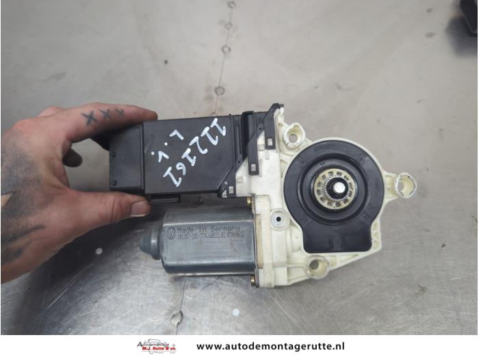 Gebruikte Portierruitmotor Seat Leon O207603