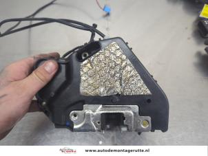 O207612 Gebruikte slotmechaniek portier 4deurs rechts-achter Mercedes E-Klasse