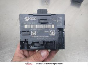 O207623 Gebruikte comfort module Audi A4