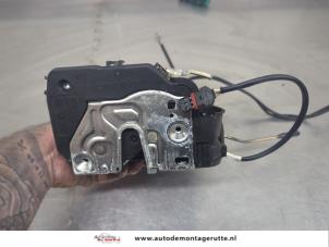 O207664 Gebruikte slotmechaniek portier 4deurs links-voor Mercedes E-Klasse
