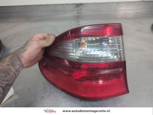 O207670 Gebruikte achterlicht links Mercedes E-Klasse