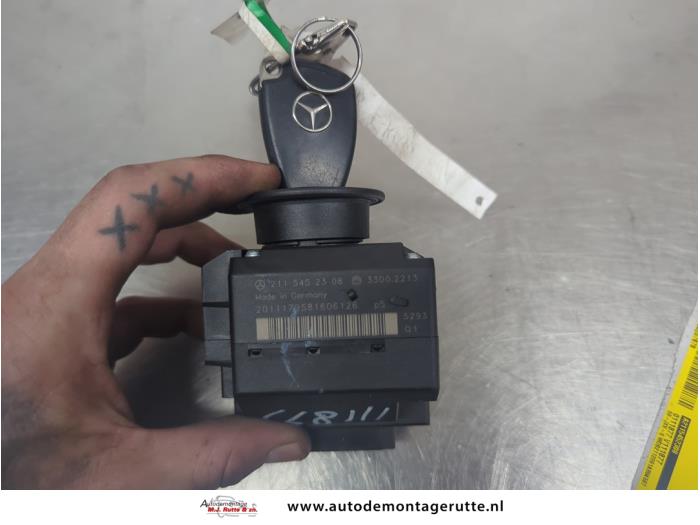 Gebruikte Elektronisch kontaktslot Mercedes E-Klasse O207678