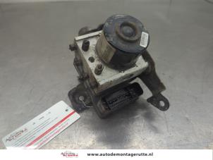 O207689 Gebruikte abs pomp Suzuki Swift