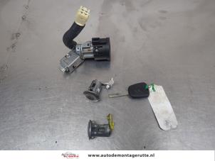 O207699 Gebruikte sleutel+contactslot Citroen C1