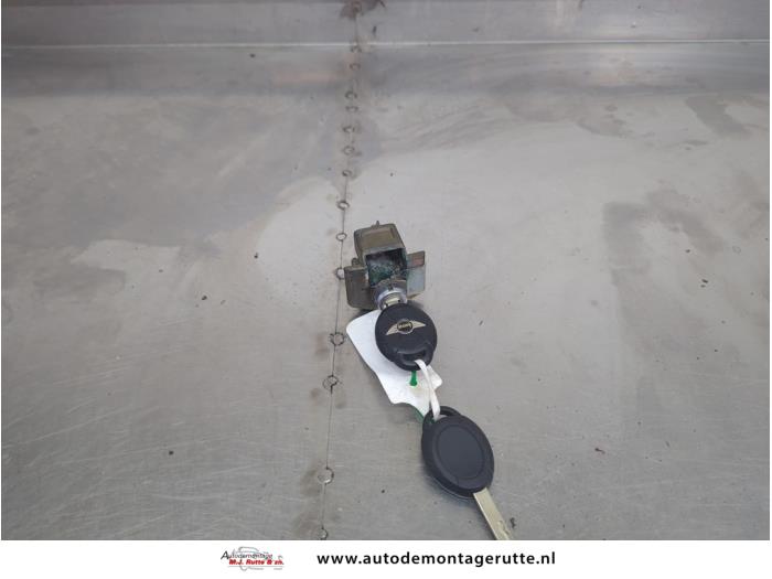 Gebruikte Portierslot Cilinder links Mini ONE O207710