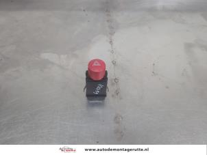 O207740 Gebruikte alarmlicht schakelaar Audi TT