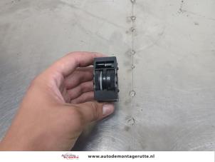 O207746 Gebruikte schakelaar koplamp ihv Audi TT