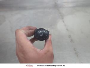 O207747 Gebruikte schakelaar stoelverwarming Audi TT