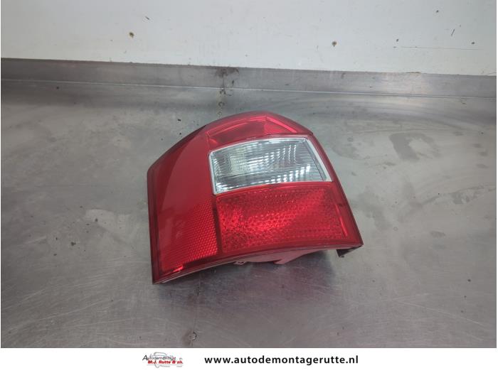 Gebruikte Achterlicht links Audi A4 O207754