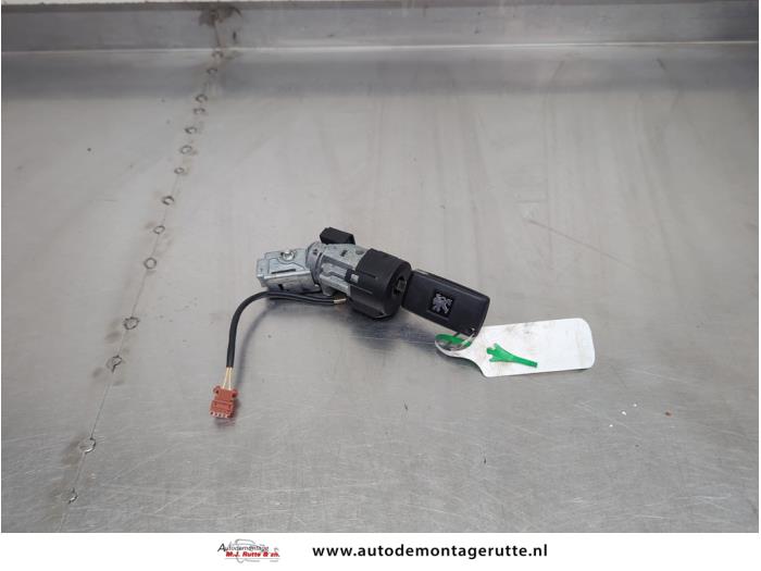 Gebruikte Sleutel+Contactslot Peugeot 1007 O207812