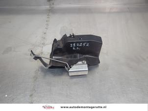 O207835 Gebruikte portierslot mechaniek 2deurs rechts Audi A4