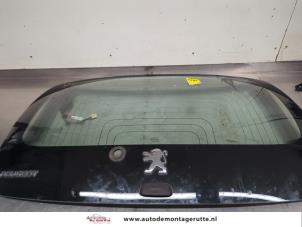 O207913 Gebruikte ruit achter Peugeot 107