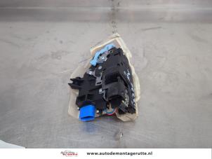 O207926 Gebruikte deurslot mechaniek 4deurs rechts-voor Volkswagen Golf
