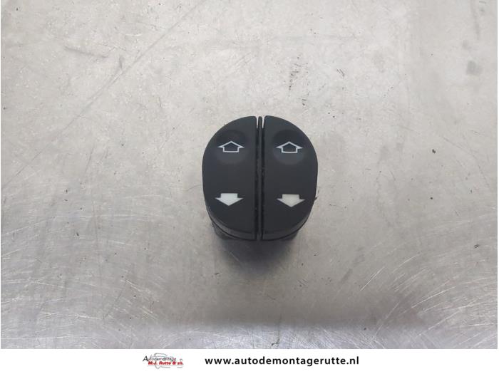 Gebruikte Combischakelaar ramen Ford Fiesta O207937