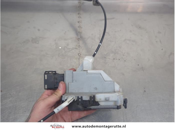 Gebruikte Deurslot Mechaniek 4Deurs links-achter Peugeot 5008 O207974