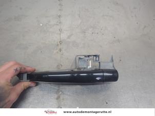 O207975 Gebruikte portiergreep 4deurs links-achter Peugeot 5008