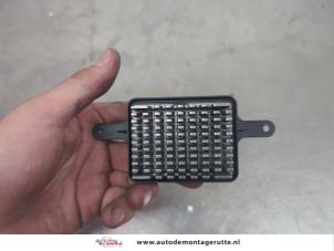 O207978 Gebruikte kachel weerstand Peugeot 5008