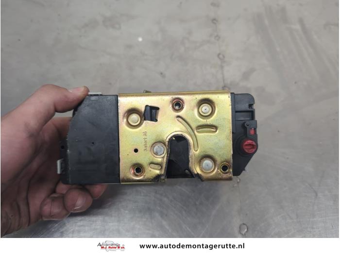 Gebruikte Deurslot Mechaniek 4Deurs rechts-achter Peugeot 307 O207996