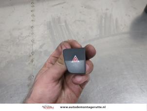 O208001 Gebruikte gevarenlicht schakelaar Peugeot 5008