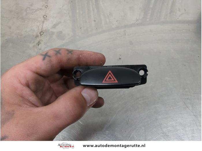 Gebruikte Gevarenlicht Schakelaar Hyundai I10 O208006