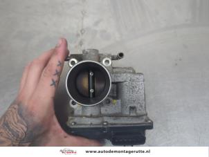 O208016 Gebruikte gasklephuis Suzuki Alto