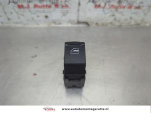 O208022 Gebruikte elektrisch raam schakelaar Skoda Fabia
