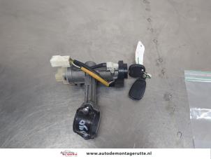 O208025 Gebruikte sleutel+contactslot Hyundai Matrix