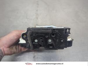 O208052 Gebruikte slotmechaniek portier 4deurs rechts-voor Seat Ibiza