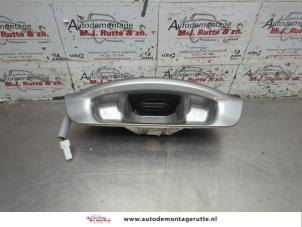 O208084 Gebruikte achterklep handgreep Nissan Micra