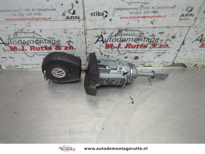 Gebruikte Deurslot Cilinder links Volkswagen Fox O208091