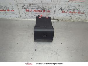 O208092 Gebruikte schakelaar mistlamp Volkswagen Fox