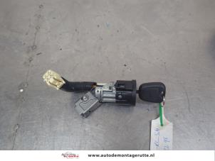 O208094 Gebruikte sleutel+contactslot Citroen C1