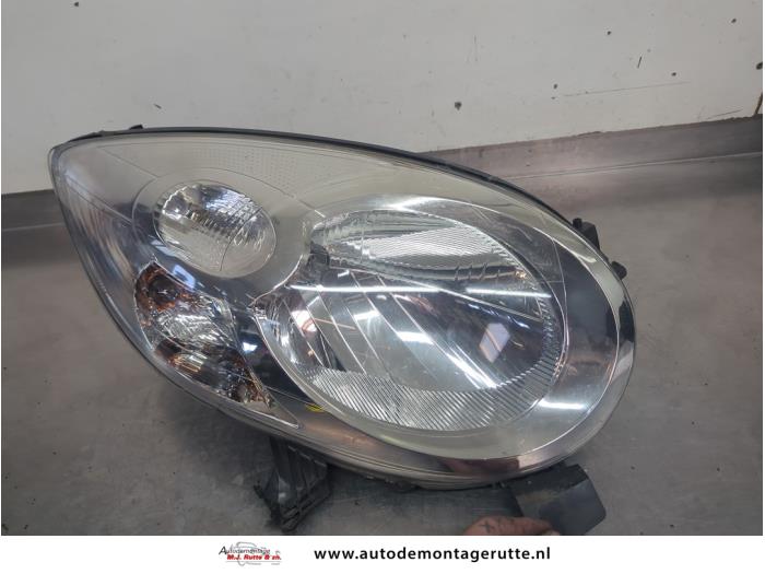 Gebruikte Koplamp rechts Citroen C1 O208096