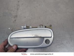 O208101 Gebruikte portiergreep 4deurs links-voor Hyundai Matrix