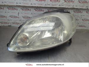 O208123 Gebruikte linker koplamp Volkswagen Fox
