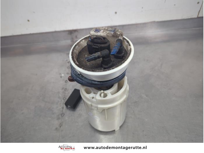 Gebruikte Brandstofpomp Elektrisch Seat Ibiza III (6L1) 1.4 16V 75 Prijs op aanvraag aangeboden door Autodemontage M.J. Rutte B.V.