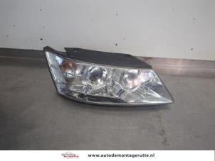 O208174 Gebruikte koplamp rechts Hyundai Sonata