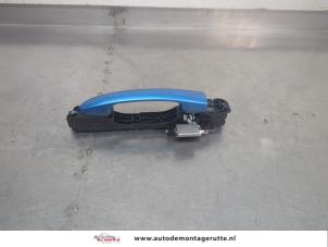 O208179 Gebruikte portiergreep 2deurs links Ford KA