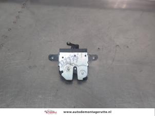 O208183 Gebruikte achterklep slotmechaniek Ford KA