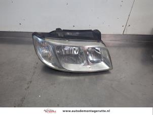 O208197 Gebruikte rechter koplamp Hyundai Matrix