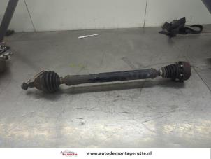 O208245 Gebruikte aandrijfas rechts-voor Volkswagen Golf