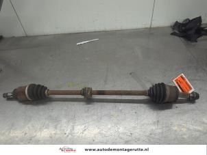 O208254 Gebruikte aandrijfas rechts-voor Mitsubishi Colt