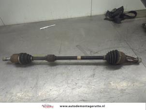 O208255 Gebruikte homokineetas rechts-voor Nissan Micra