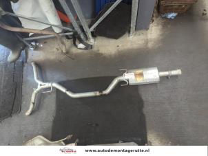 O208260 Gebruikte uitlaat middendemper Opel Vectra