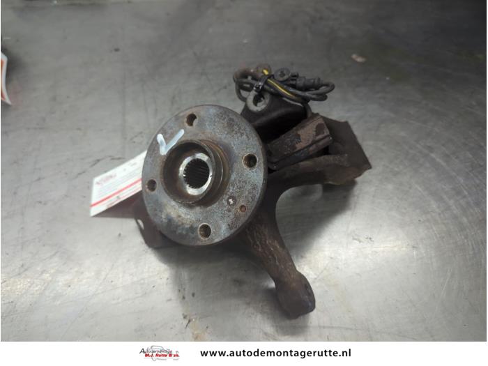Gebruikte Fusee links-voor Toyota Aygo O208307