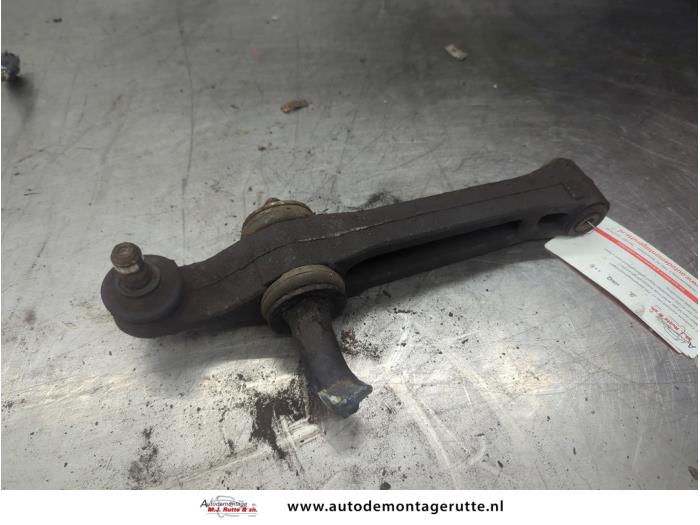 Gebruikte Draagarm rechts-voor Opel Agila O208285