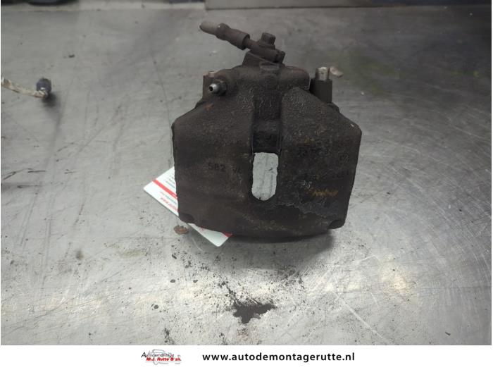 Gebruikte Remklauw (Tang) rechts-voor Volkswagen Golf O208302