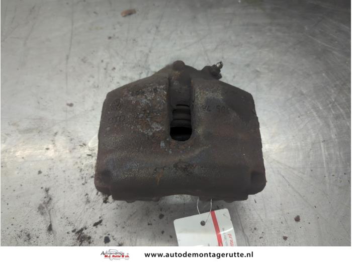 Gebruikte Remklauw (Tang) links-voor Volkswagen Golf O208301