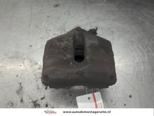 O208301 Gebruikte remklauw (tang) links-voor Volkswagen Golf